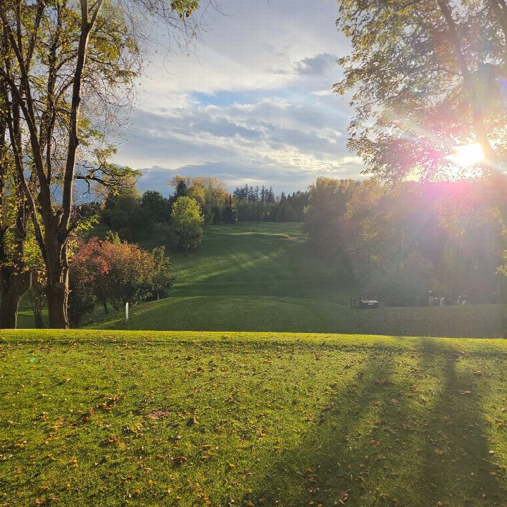 Wir wünschen euch ein schönes Herbst-Wochenende. 🏌‍♂️🍂🏌‍♀️ #GolfclubAugsburg